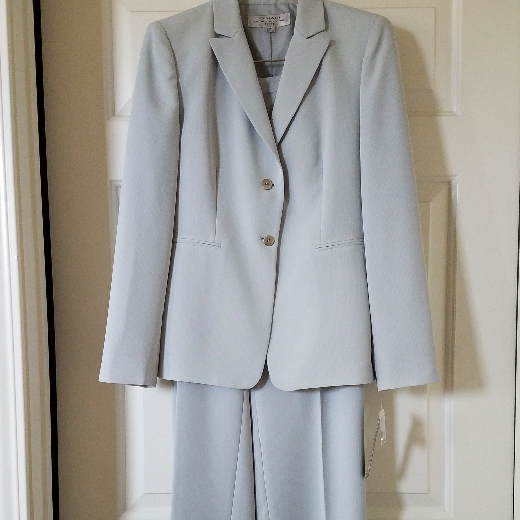 Tahari Petite 2pc Set